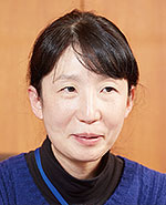 主任教諭・研究主任（2年生担任） 玉川 真希子 様